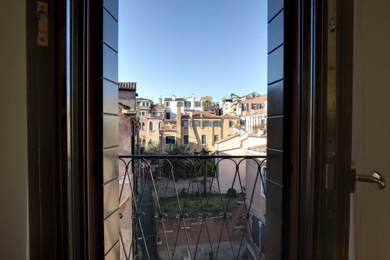Modern Apartment Venice With Terrace Bagian luar foto
